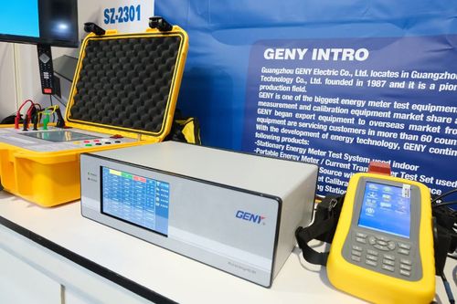 Laatste bedrijfsblogs Guangzhou GENY Electric Co., Ltd lanceert de innovatieve SZ-2301 driefasige referentiestandaardmeter